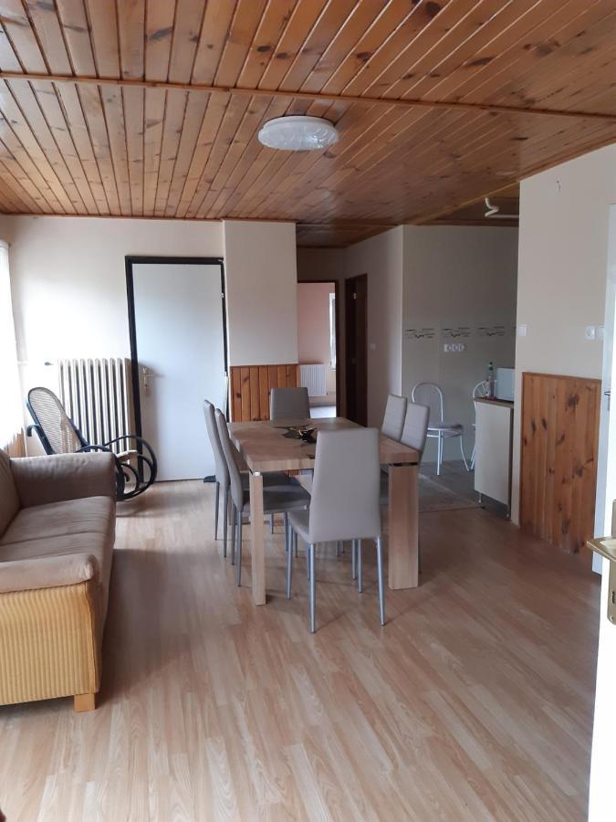 ホテル Toldi Apartman ケストヘイ エクステリア 写真